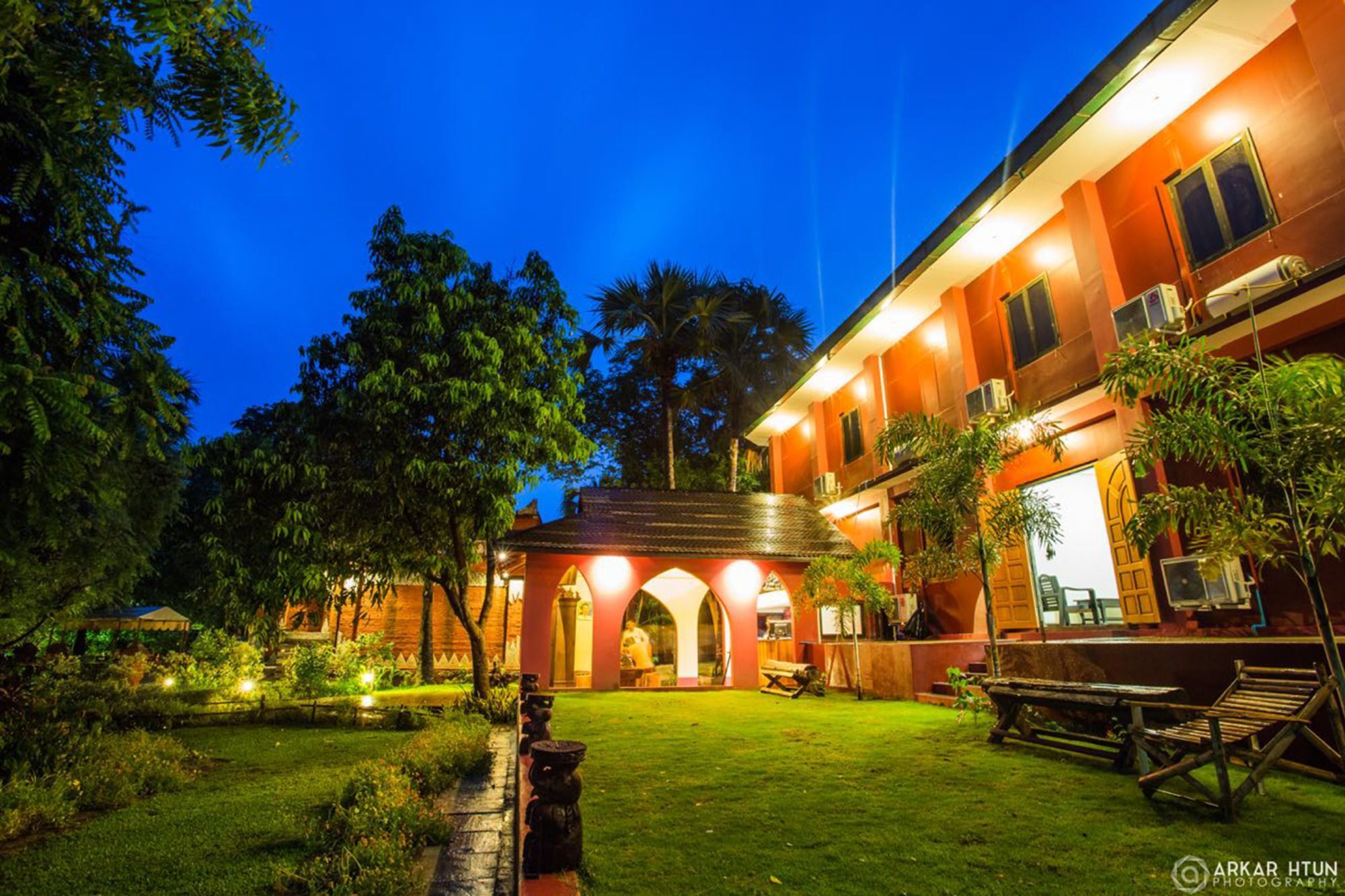 Nanda Garden Hotel Баган Екстериор снимка